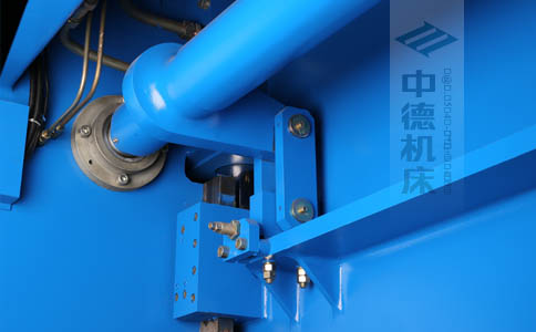 ZDPK-8025配有中德公司最新型扭軸同步裝置，強度高，能調(diào)節(jié)，專利技術(shù).jpg