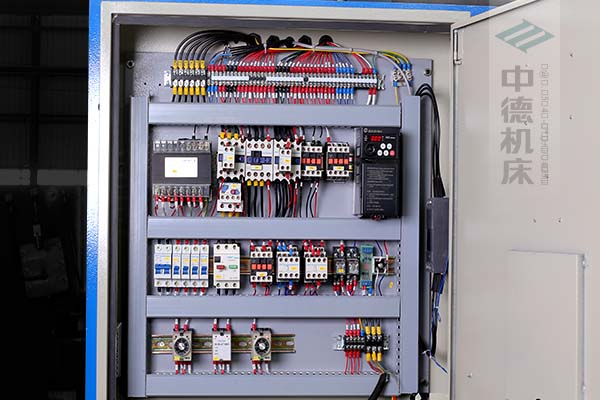 ZDS-1632采用正品電氣元件，裝有變頻驅動，控制精確，穩(wěn)定耐用壽命長.jpg