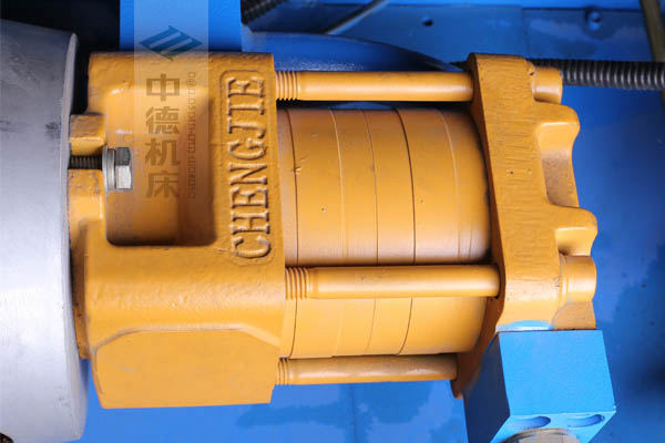 ZDPK-4015采用國(guó)內(nèi)一流品牌電機(jī)及油泵，動(dòng)力強(qiáng)勁，噪音低.jpg